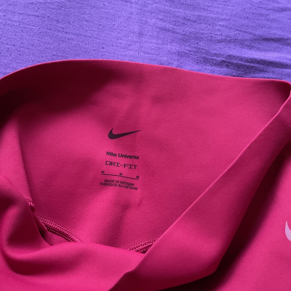 Women Nike Legging - Picture 4 of 4